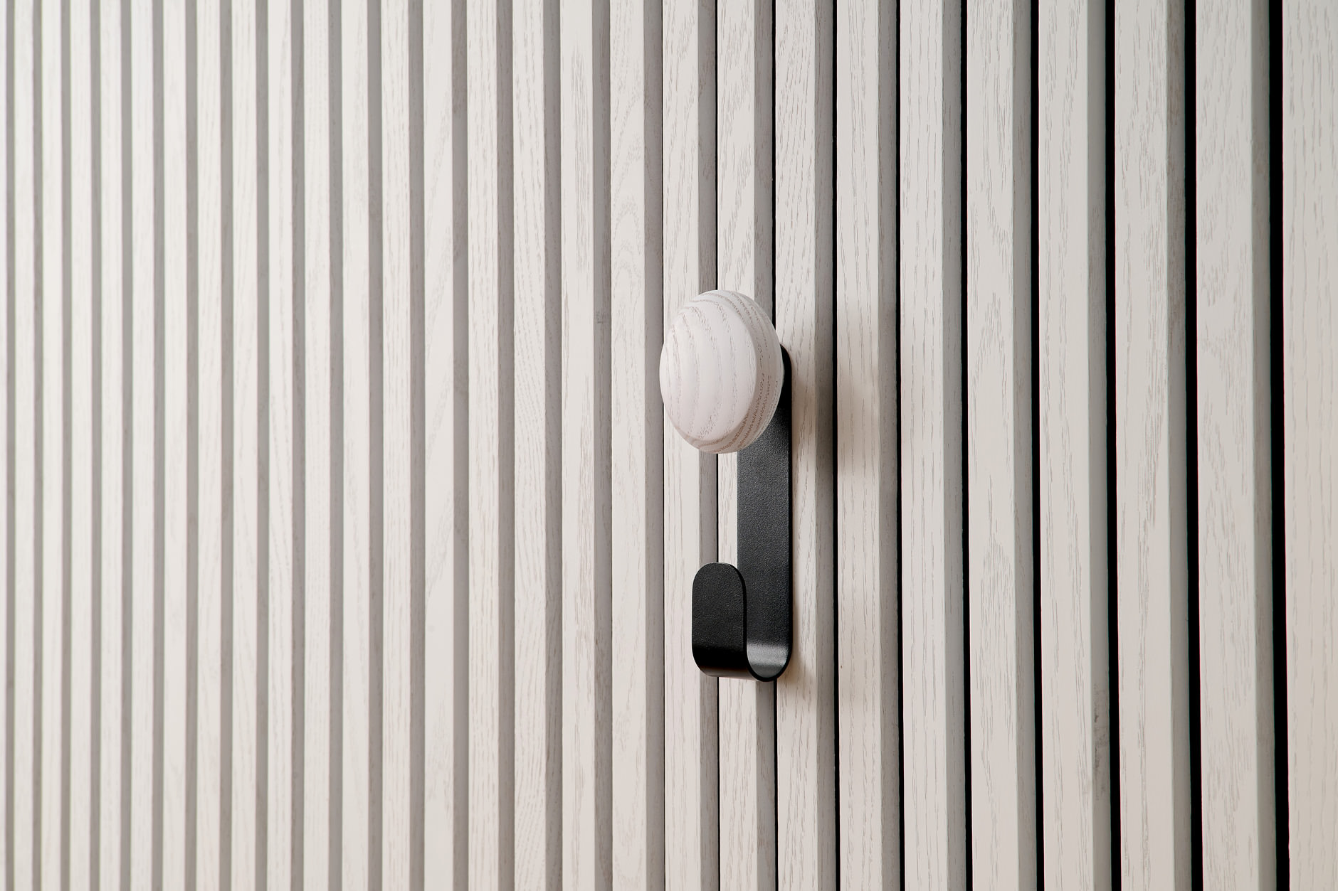 Eilin - Hook short with wooden knob