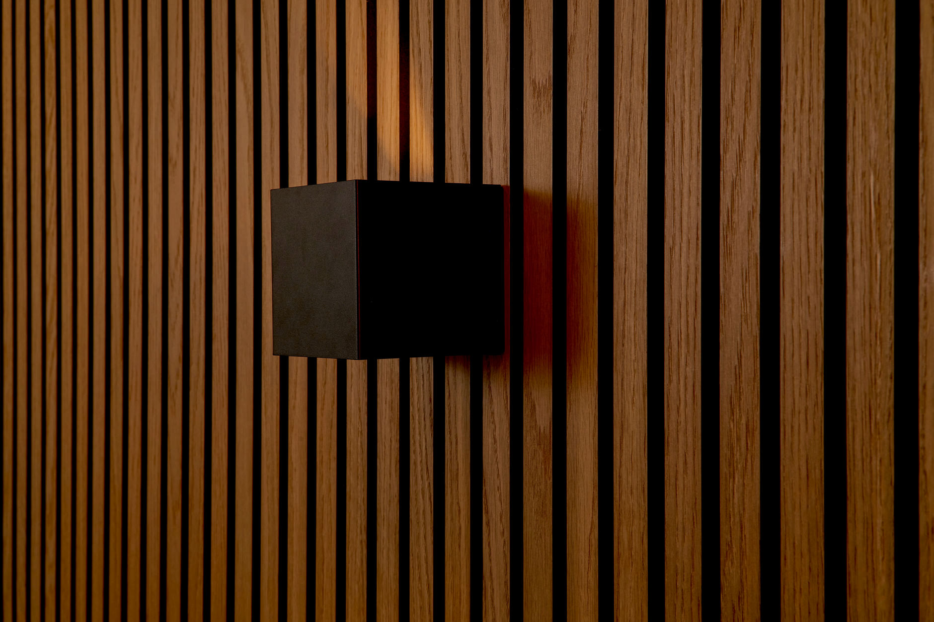 Eirik Cube - aplique de pared