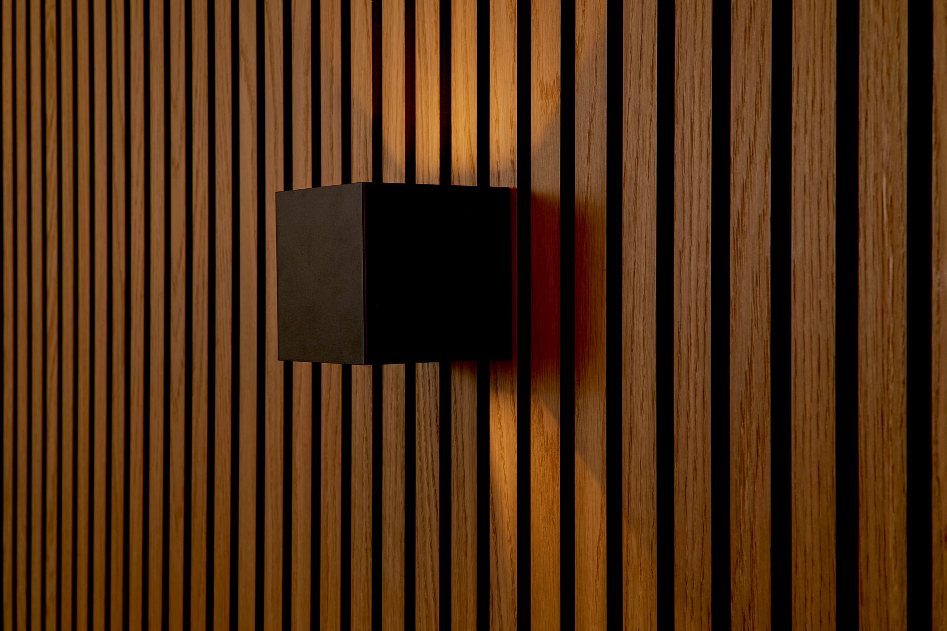 Eirik Cube - aplique de pared