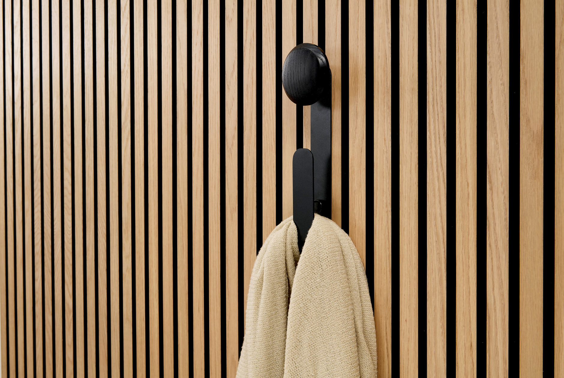 Haakon - Hook long with wooden knob
