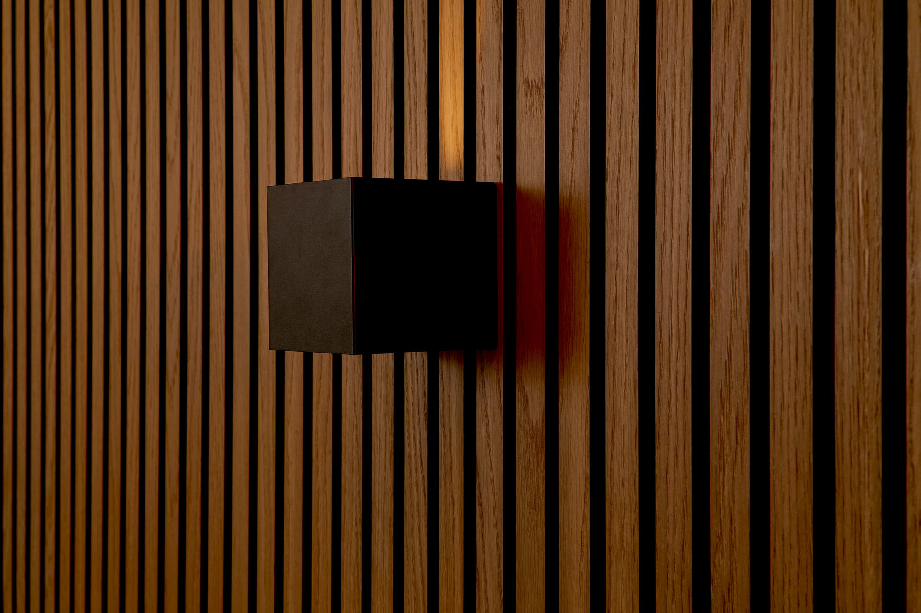 Eirik Cube - aplique de pared