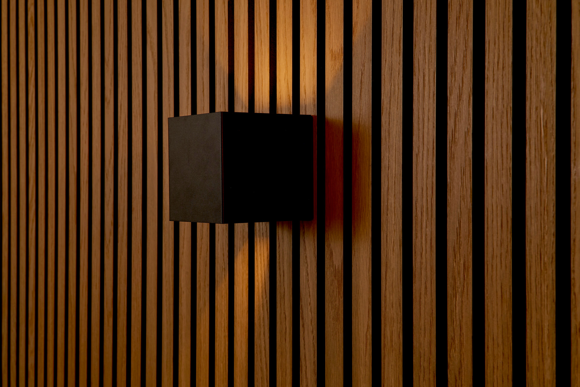 Eirik Cube - aplique de pared