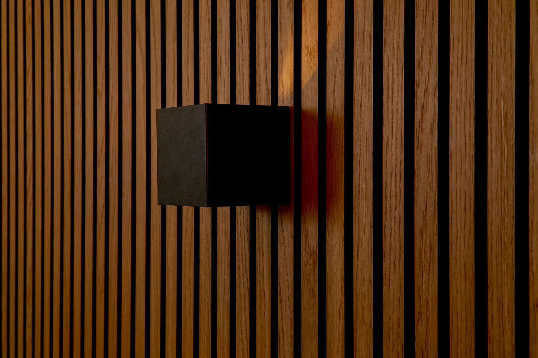 Eirik Cube - aplique de pared