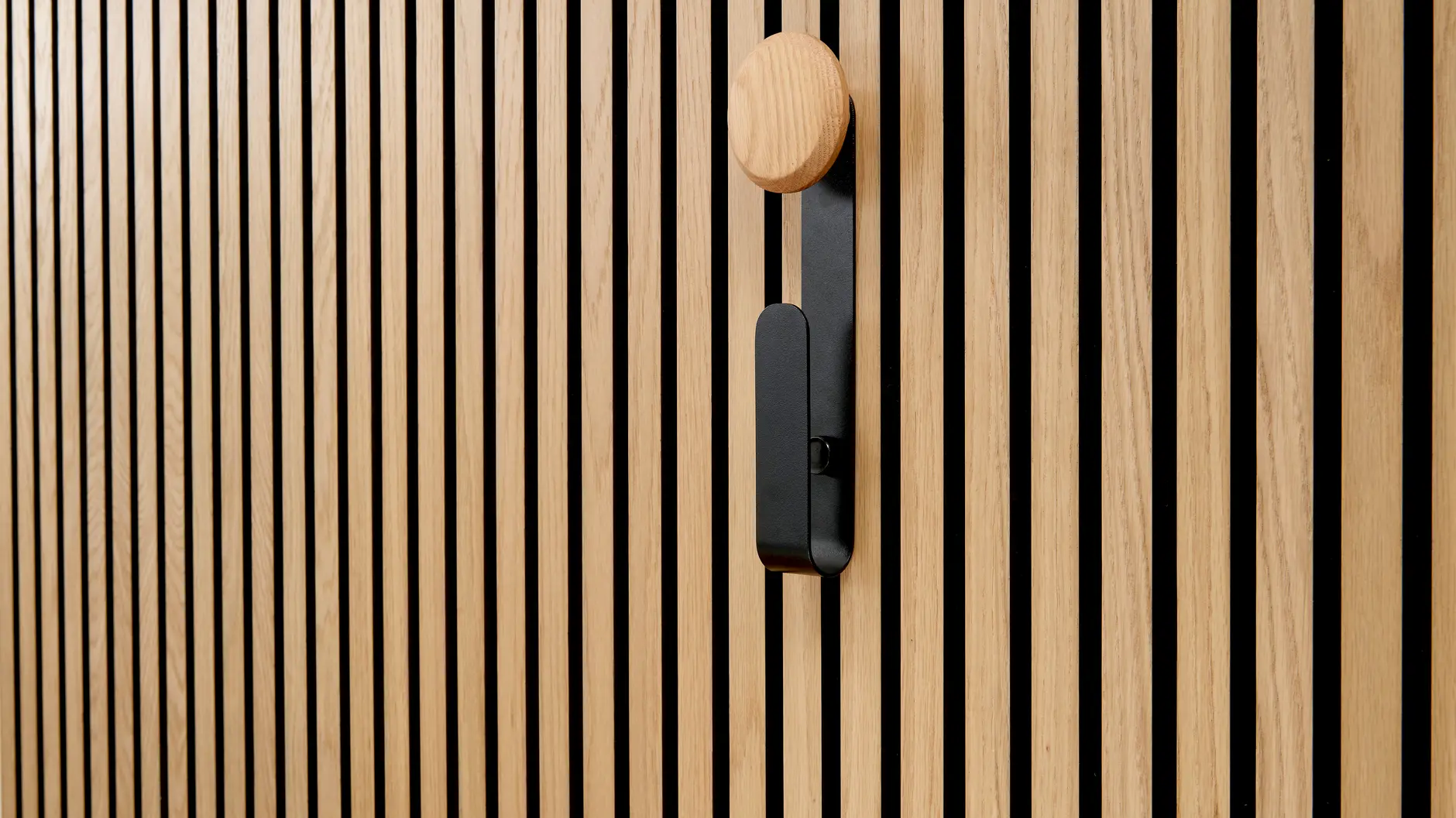 Jesper - Haken lang mit Holzknopf