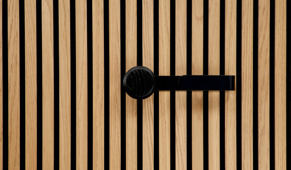 Haakon - Crochet long avec bouton en bois